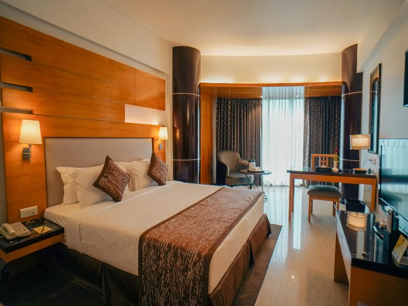 Hotel Peninsula Grand image