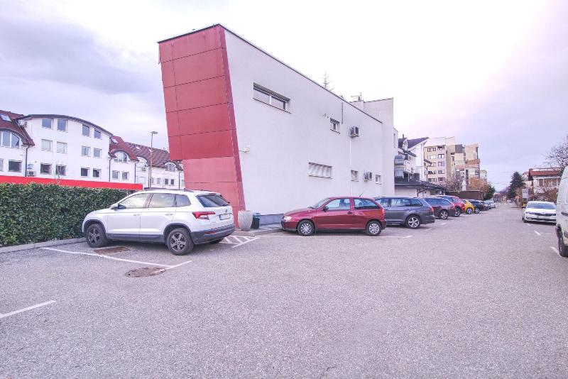 Apartments Kavenija image