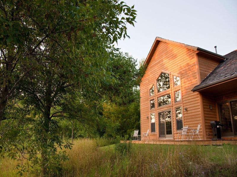 Chanticleer Cabins