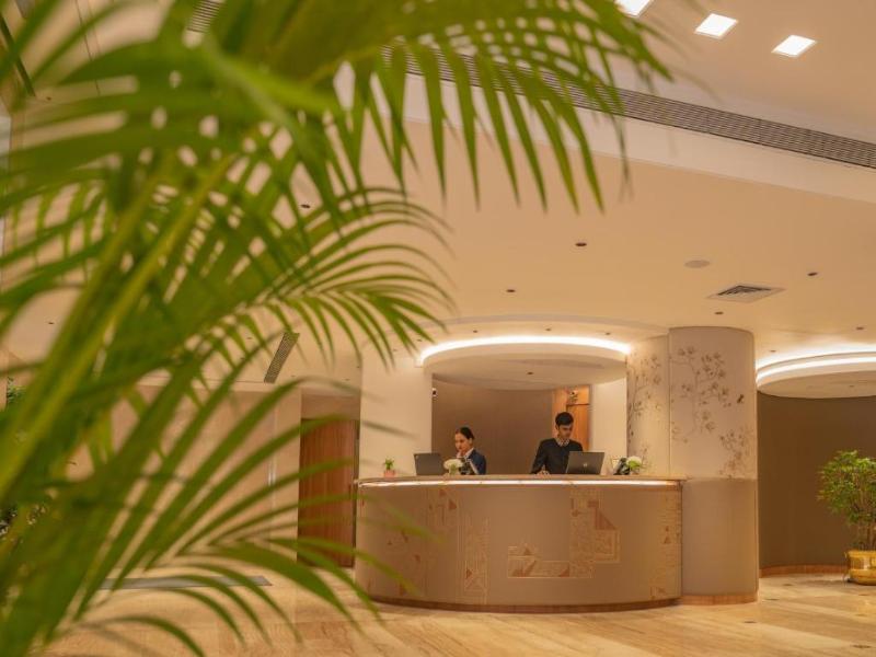 Hotel Kohinoor Continental, Near Airport image