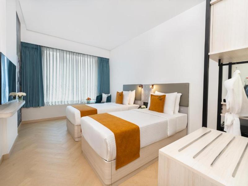 Hotel Kohinoor Continental, Near Airport image