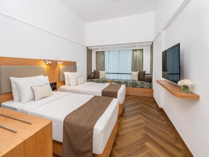Hotel Kohinoor Continental, Near Airport image