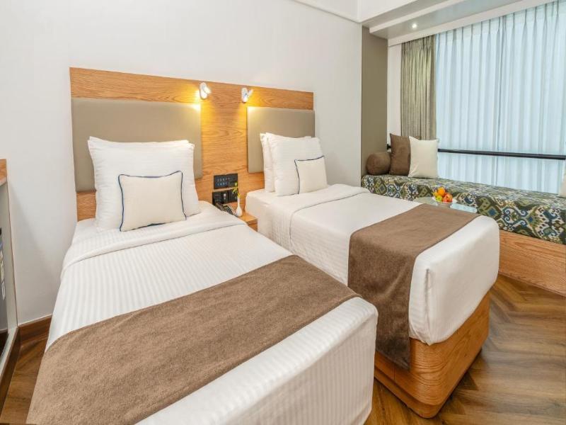 Hotel Kohinoor Continental, Near Airport image