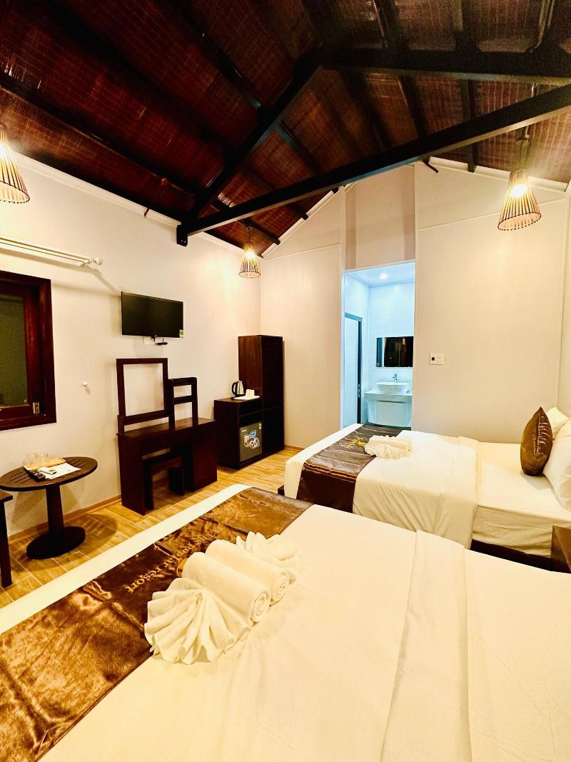 The Poplar Resort image