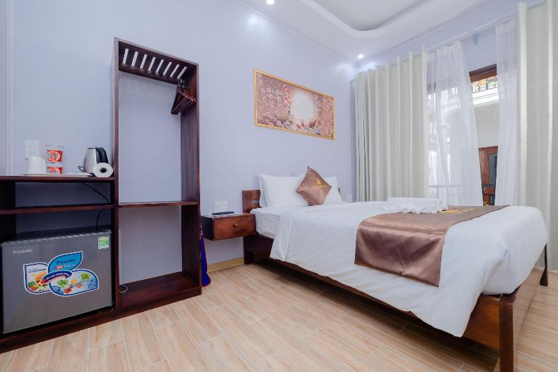 The Poplar Resort image