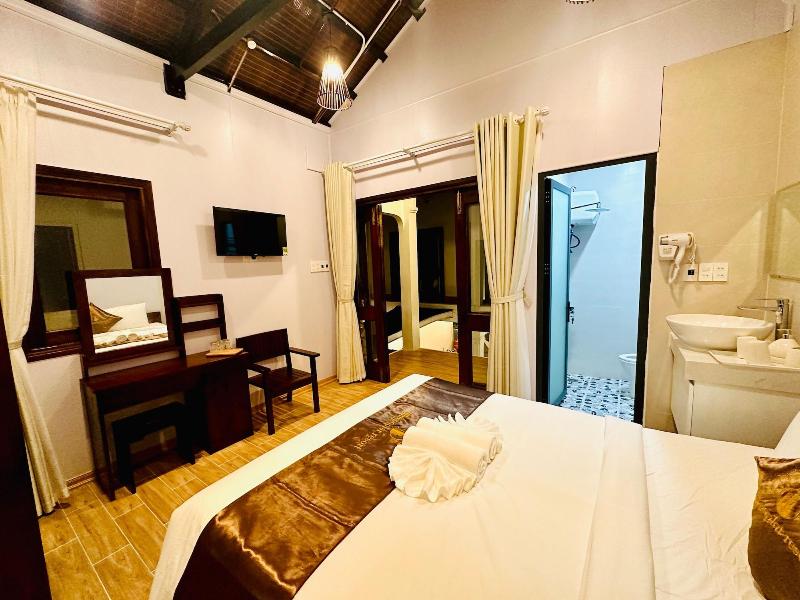 The Poplar Resort image