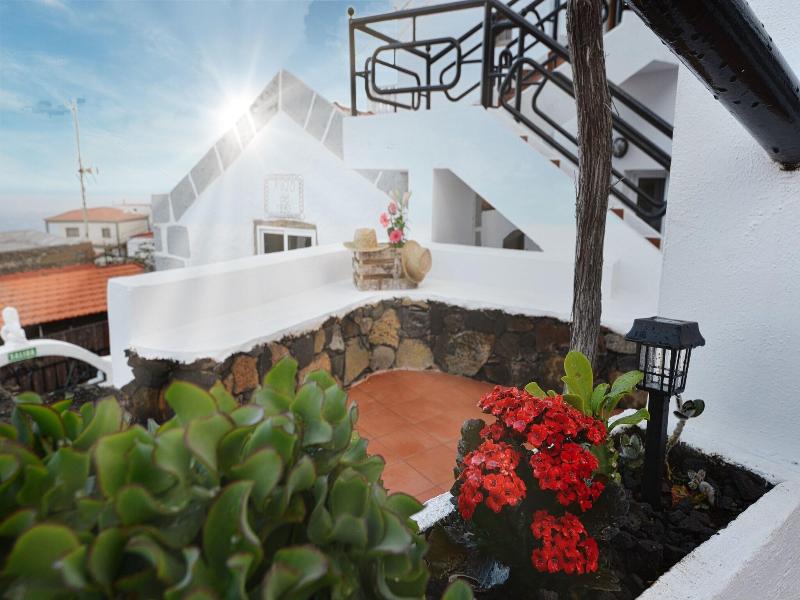Geko Hotels image