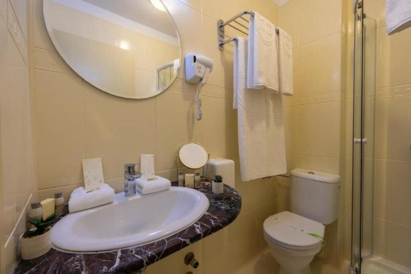 Hotel Sir Royal image