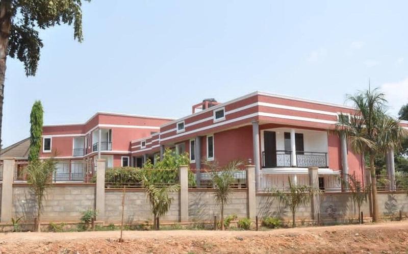De Place Hotel Hoima