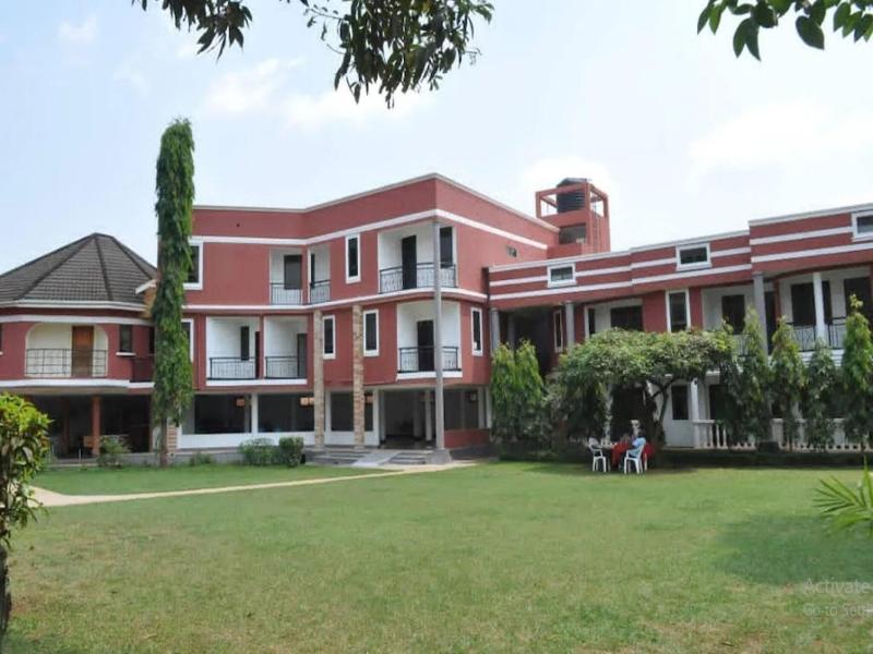 De Place Hotel Hoima