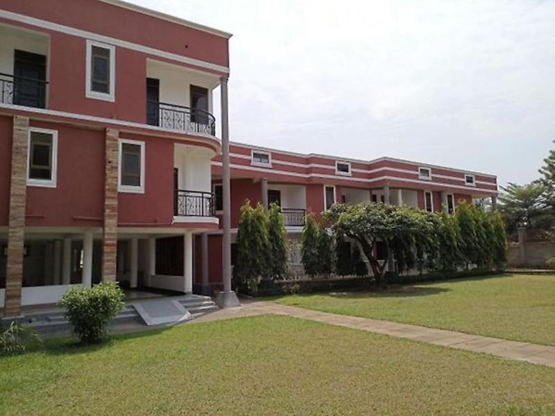 De Place Hotel Hoima