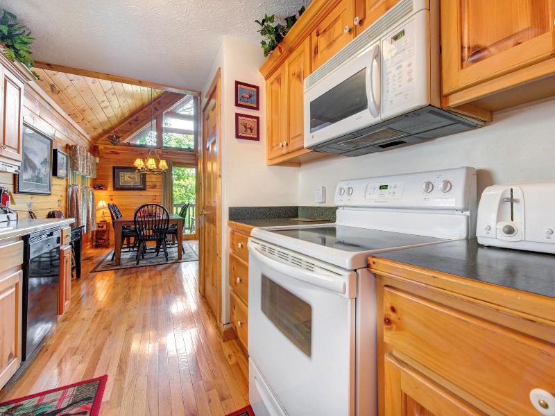 Komfy Kozy By Jackson Mountain Rentals image