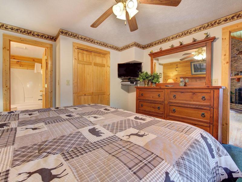 Komfy Kozy By Jackson Mountain Rentals image