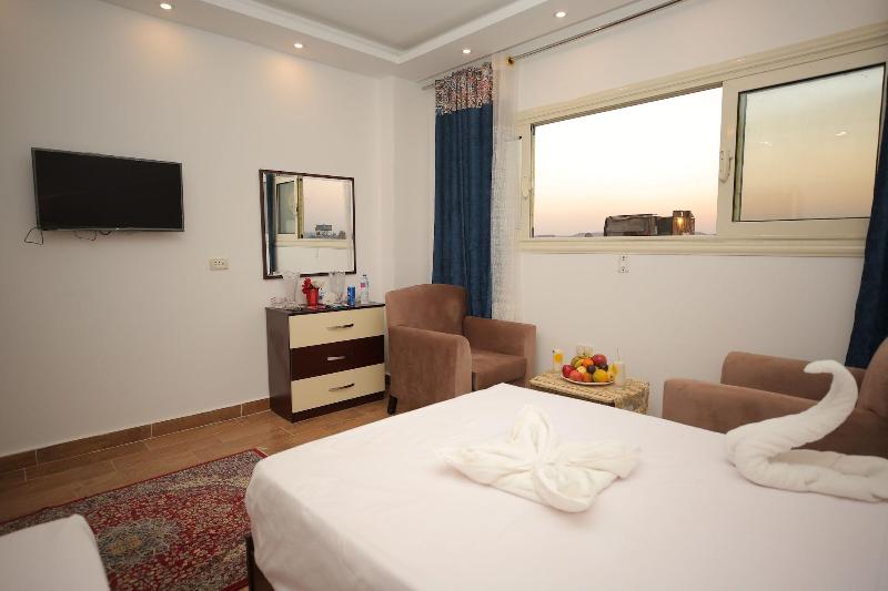 Zeina Pyramids Inn image