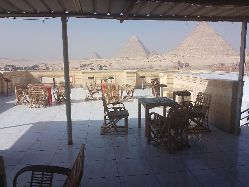 Zeina Pyramids Inn image