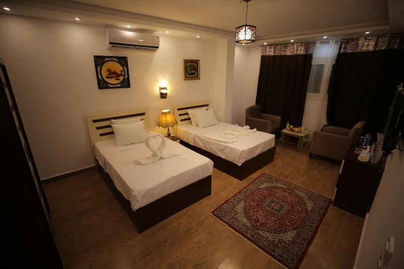 Zeina Pyramids Inn image