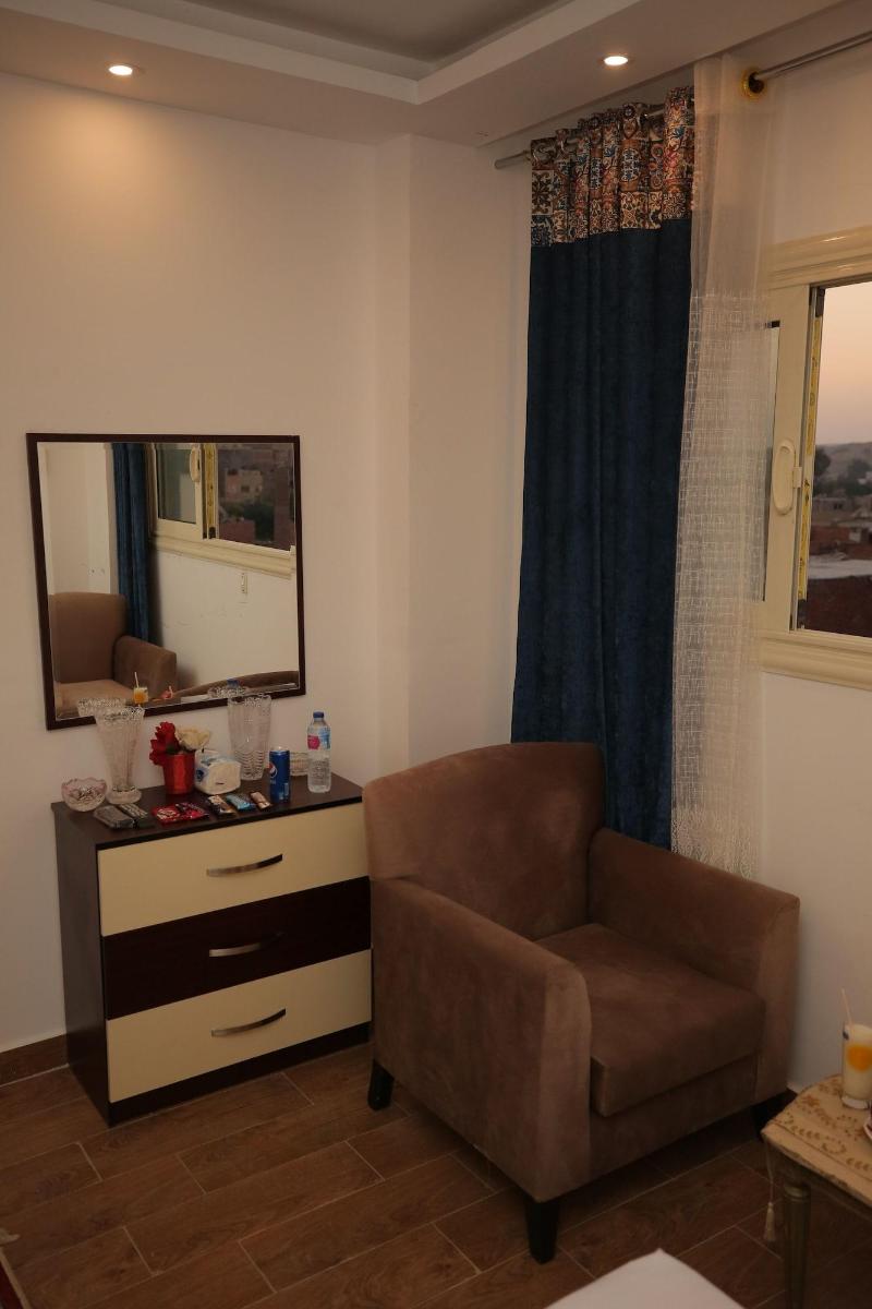 Zeina Pyramids Inn image