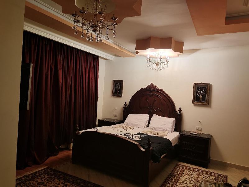 Zeina Pyramids Inn image