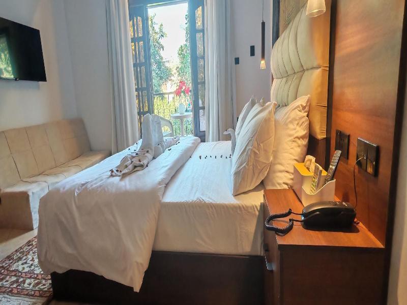 Zeina Pyramids Inn image