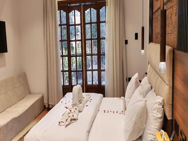 Zeina Pyramids Inn image