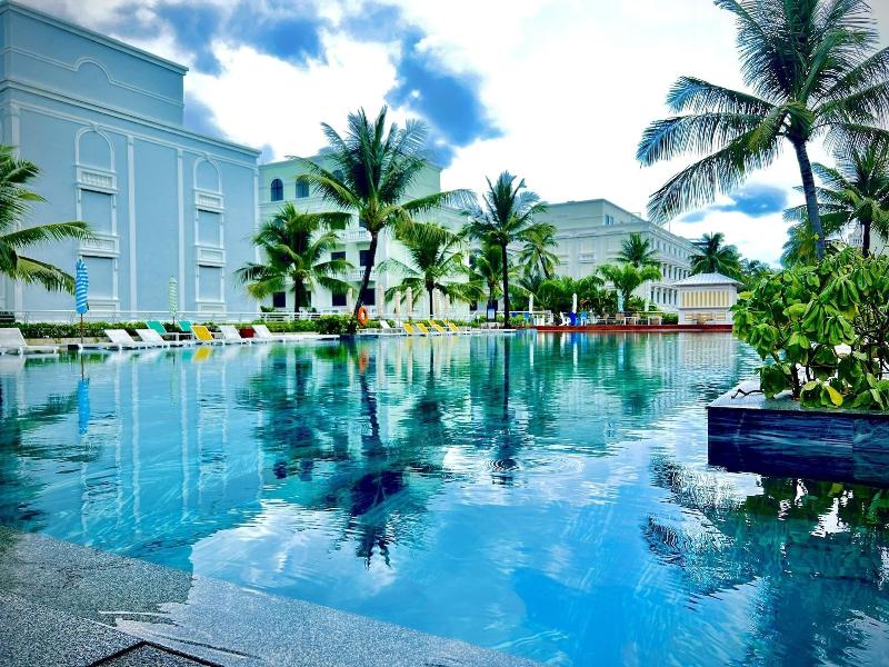 Golden Dragon Hotel image