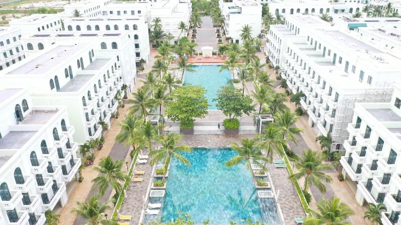 Golden Dragon Hotel image