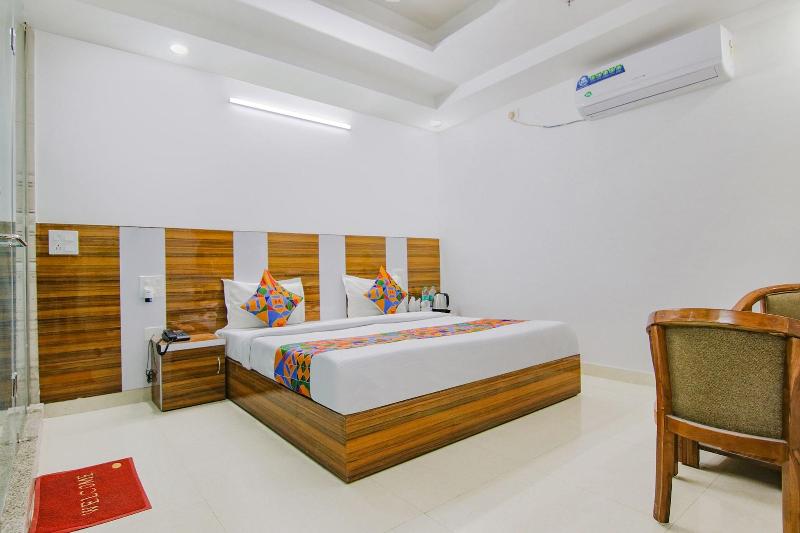 Fabhotel Gp Royal image
