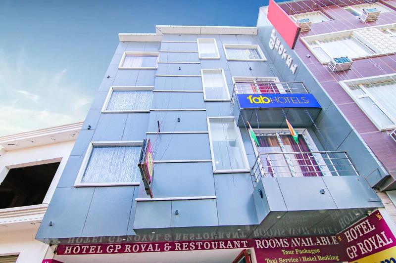 Fabhotel Gp Royal image