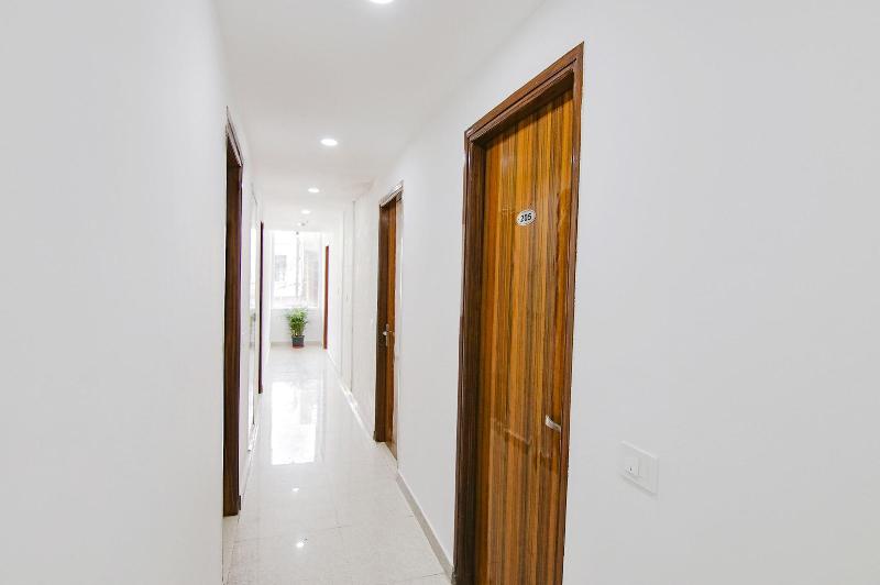 Fabhotel Gp Royal image