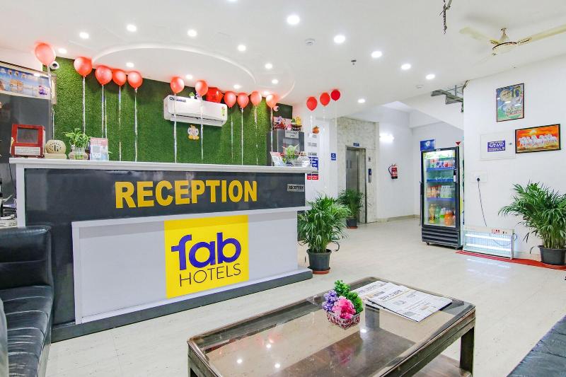 Fabhotel Gp Royal image