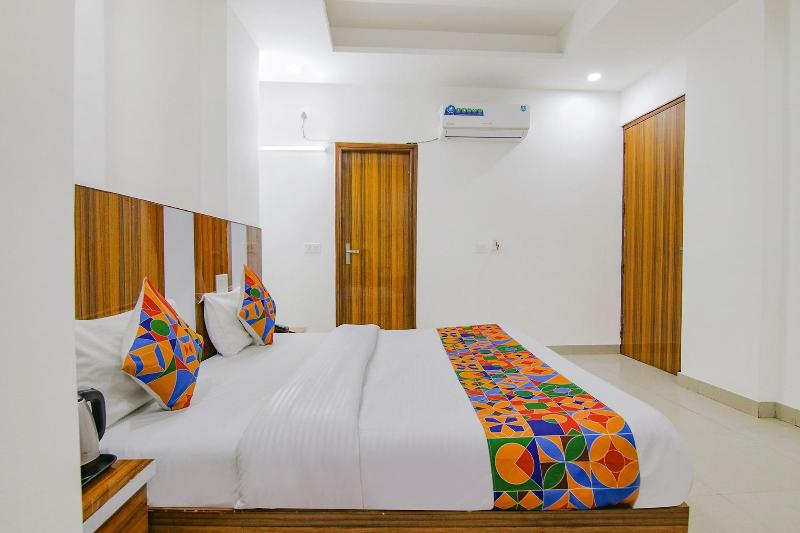 Fabhotel Gp Royal image