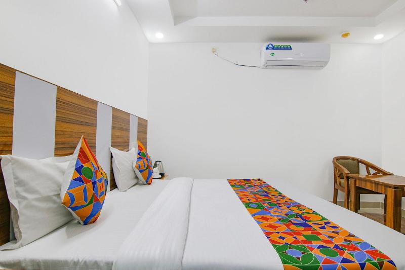 Fabhotel Gp Royal image