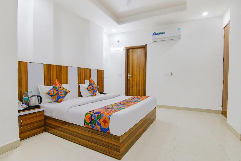 Fabhotel Gp Royal image