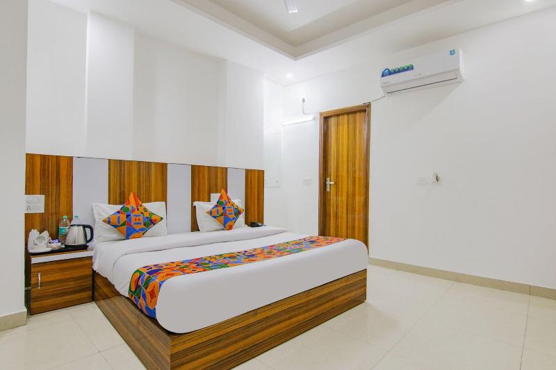 Fabhotel Gp Royal image