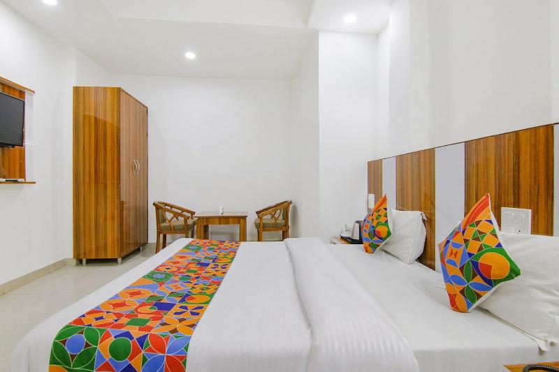 Fabhotel Gp Royal image