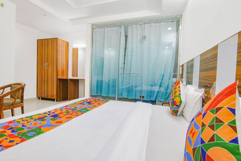 Fabhotel Gp Royal image