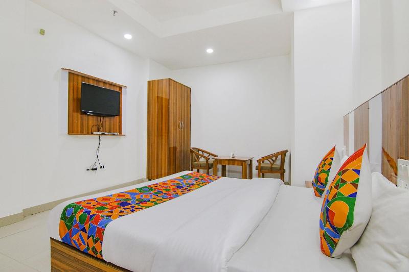 Fabhotel Gp Royal image