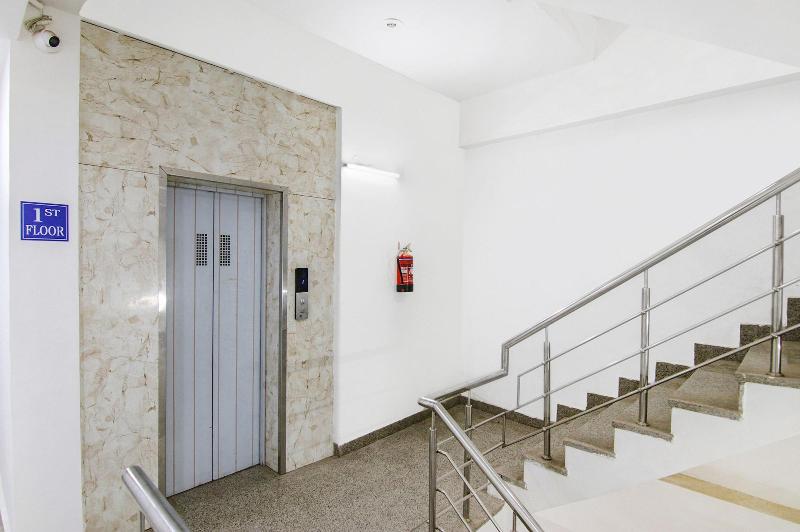 Fabhotel Gp Royal image
