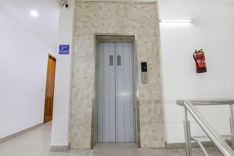 Fabhotel Gp Royal image