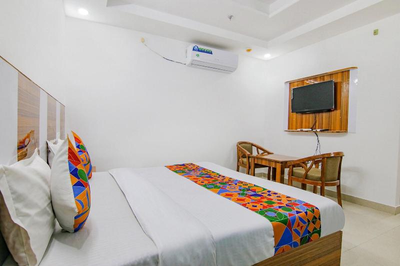 Fabhotel Gp Royal image