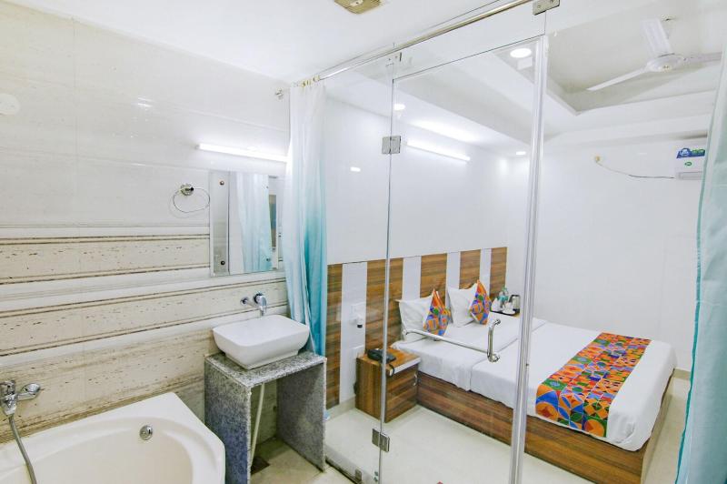 Fabhotel Gp Royal image