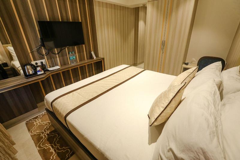 Fabhotel Prime The Thane Club image