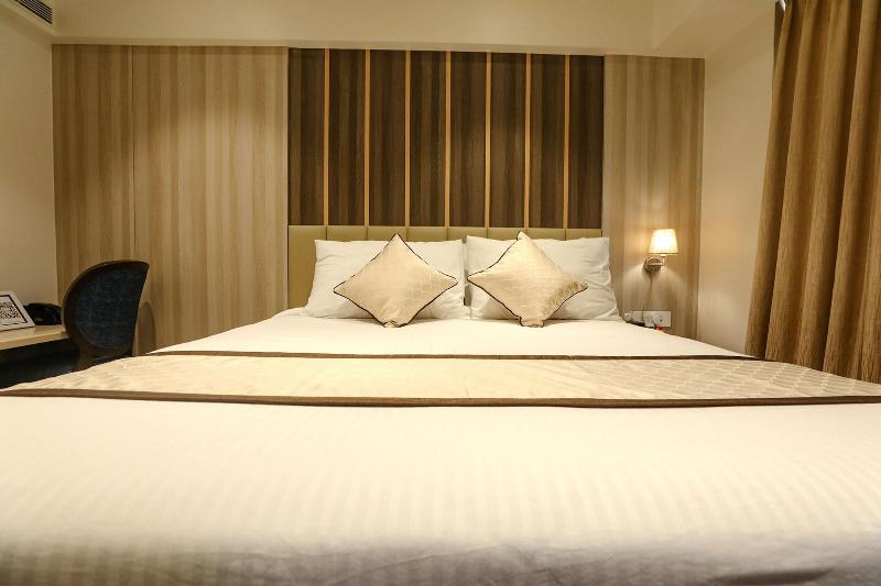 Fabhotel Prime The Thane Club image