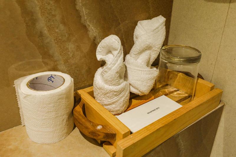 Fabhotel Prime The Thane Club image