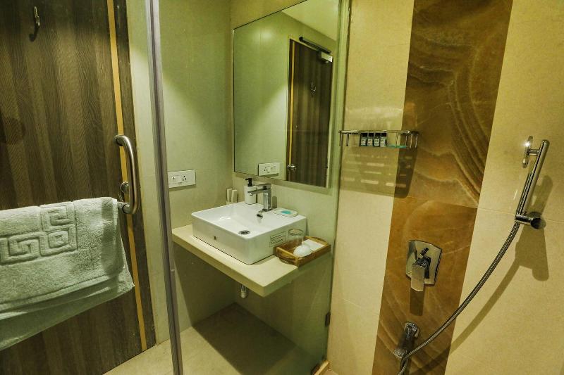Fabhotel Prime The Thane Club image