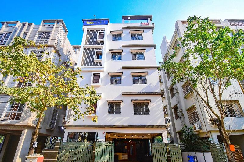 Fabhotel Dream World Residency — general view