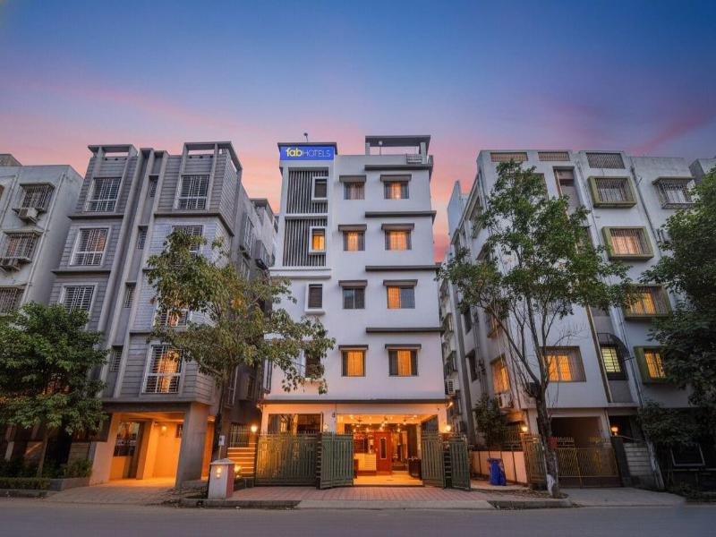 Fabhotel Dream World Residency — general view