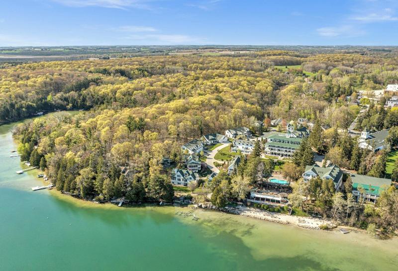 Victorian Inn Elkhart Lake Wisconsin image