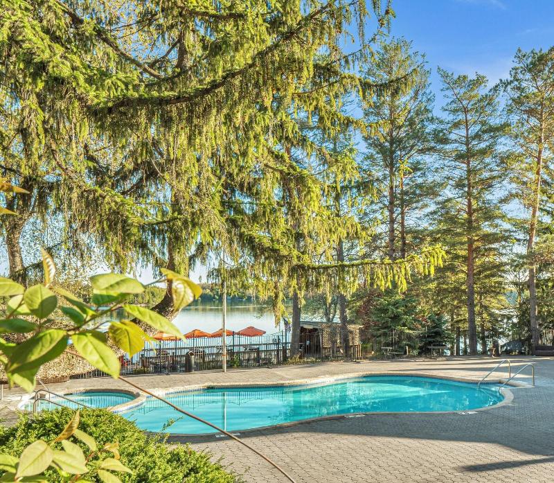Victorian Inn Elkhart Lake Wisconsin image