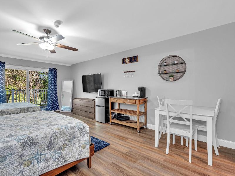 Victorian Inn Elkhart Lake Wisconsin image